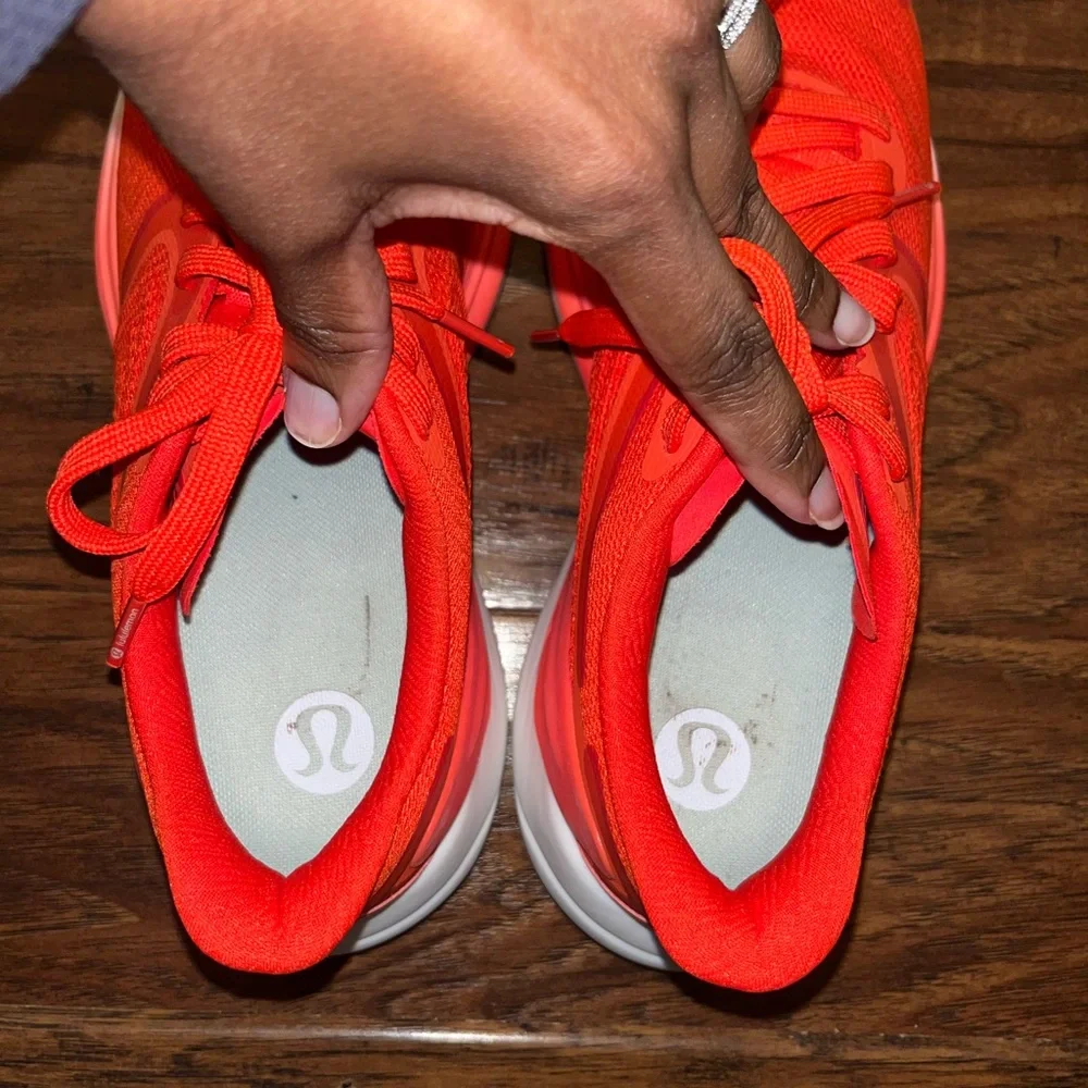 🍋LIKE NEW Lululemon Blissfeel 2 Running Shoe Solar Orange/Flare/Light Vapor - 10